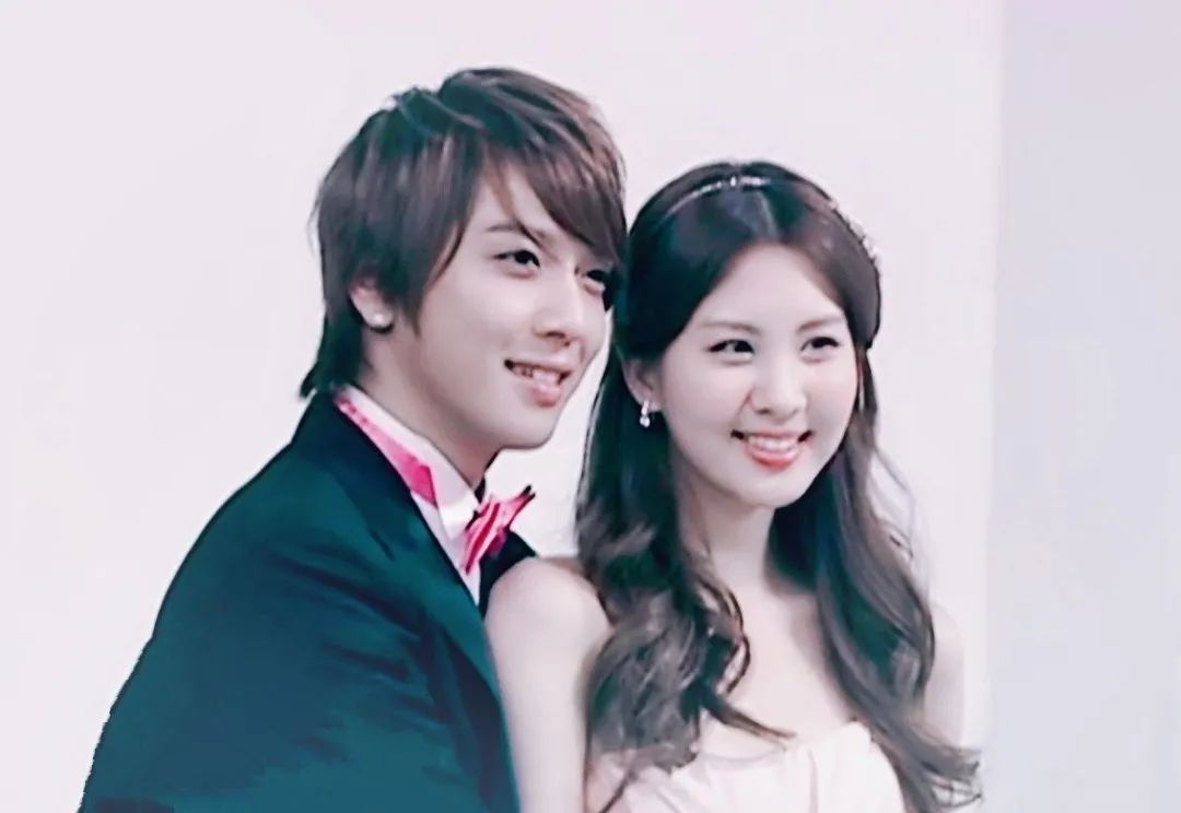 那些暗戳戳的糖你磕到了吗?|郑容和|徐贤|红薯_新浪新闻