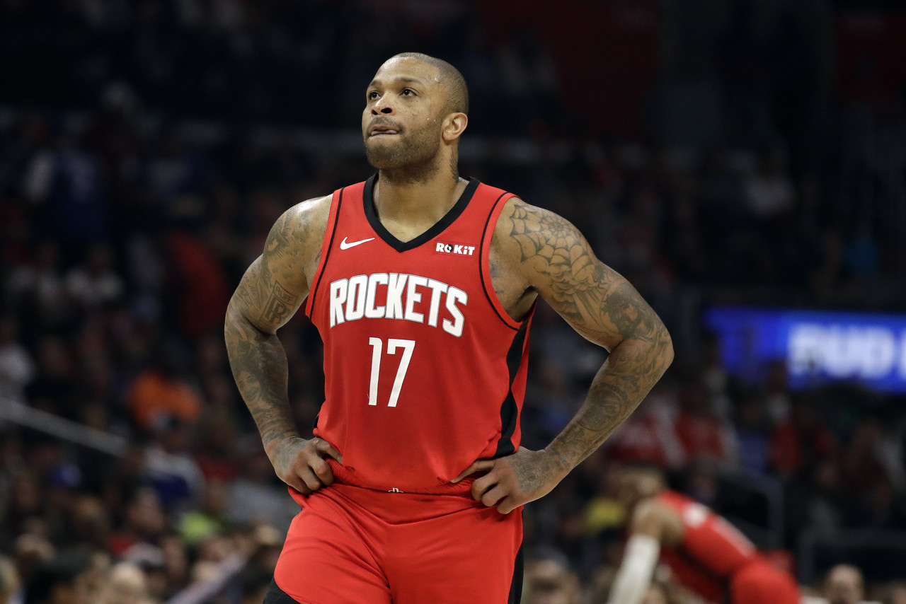 今日图集目前联盟三分命中率排名前十的球员