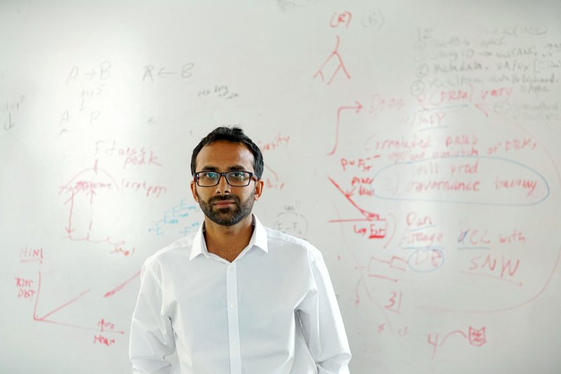 新冠变异｜剑桥微生物学教授：未来需更复杂、定期调整的疫苗