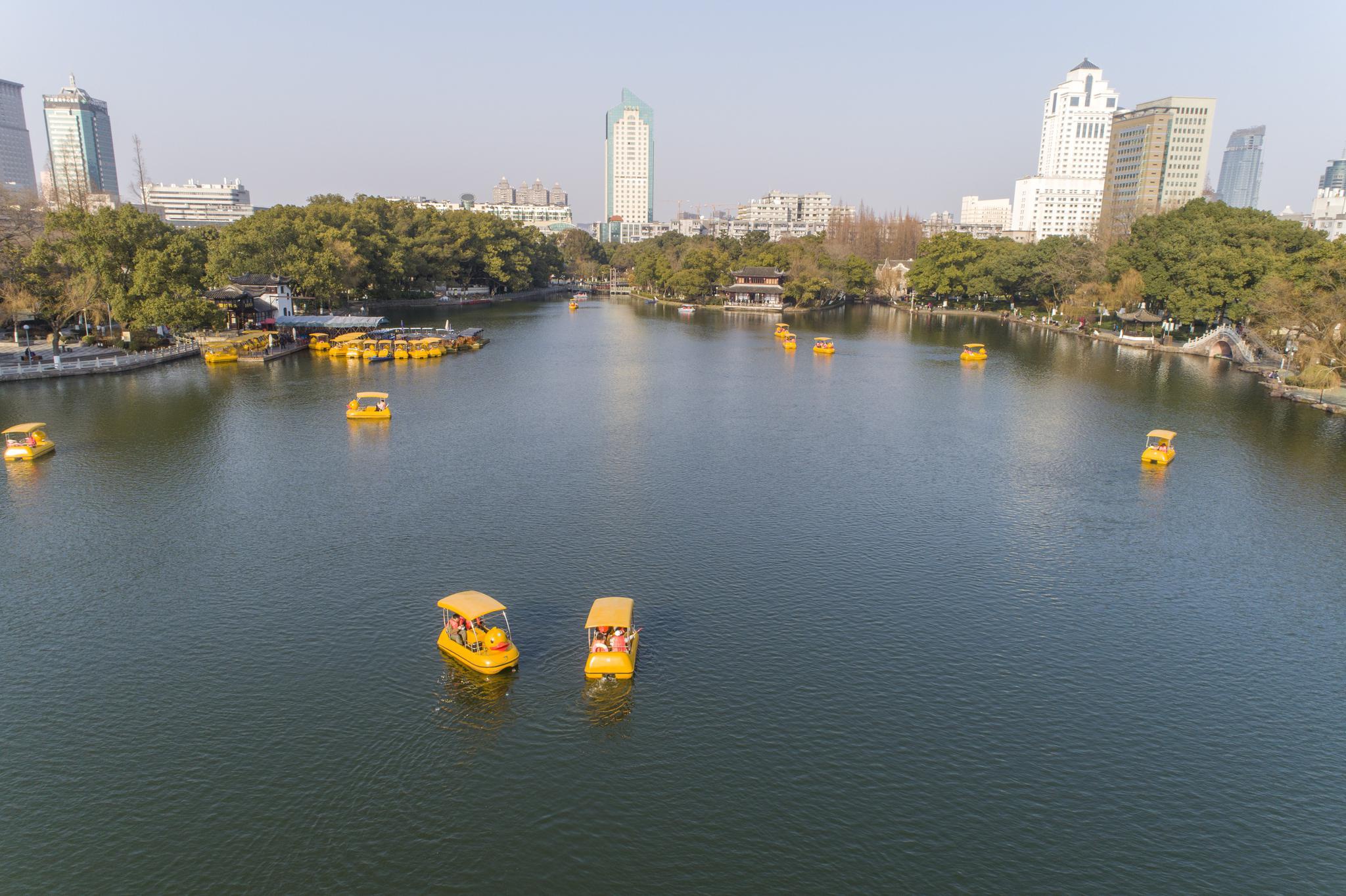 宁波海曙:水清湖静引客来