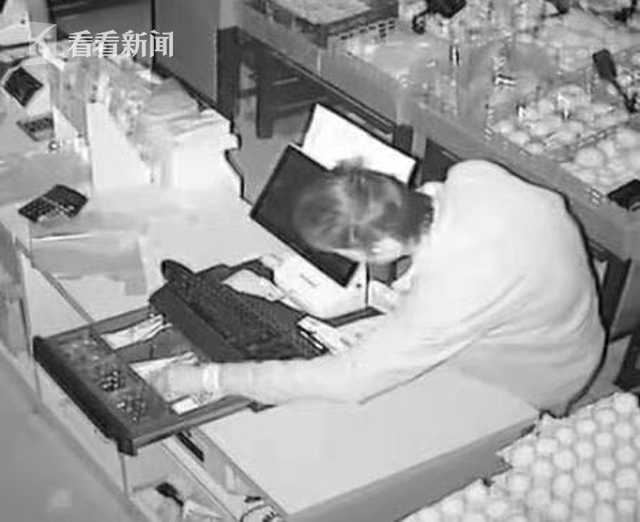 白天学收银晚上偷现金 小聪明 反成破案关键 手机新浪网