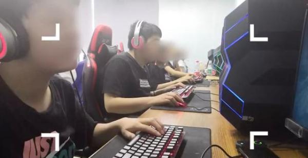 电竞班课程揭秘：这五门课让你在电竞行业脱颖而出！