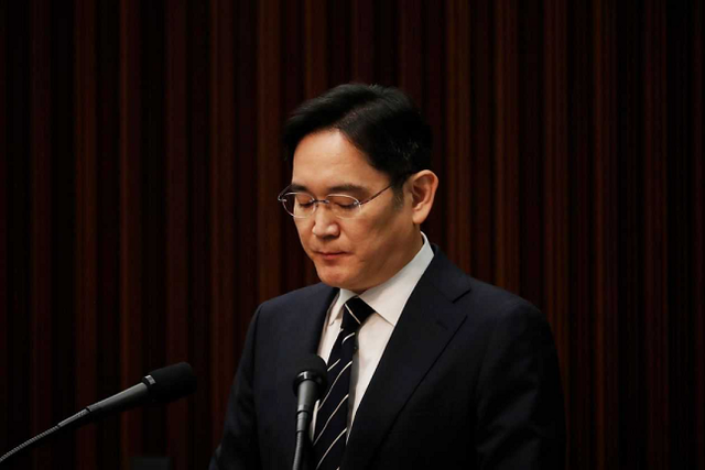 三星副会长李在镕获刑2年6个月