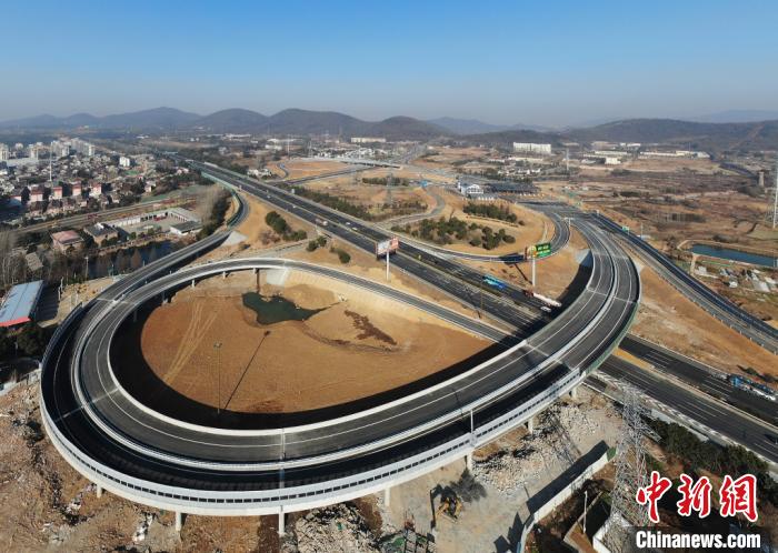 沪蓉高速汤山互通改扩建工程完工