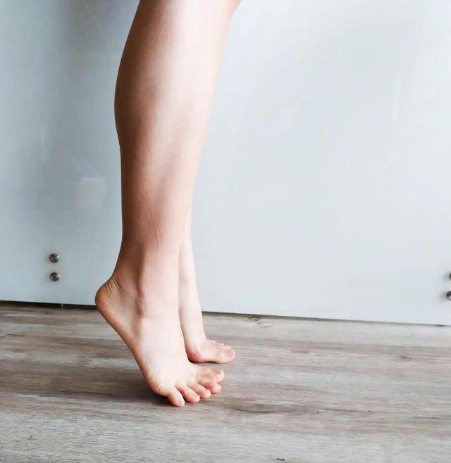 又一位女明星意外猝死，生前最后一条视频曝光：死亡原因揭秘？休闲区蓝鸢梦想 - Www.slyday.coM