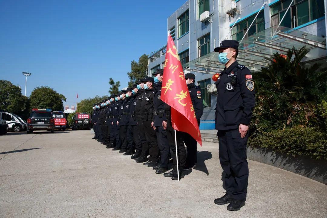 瑞雪兆丰年 警方在行动|抚州|公安机关_新浪新闻