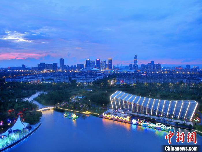 南通gdp突破一万亿元江苏已有4市跨入万亿俱乐部