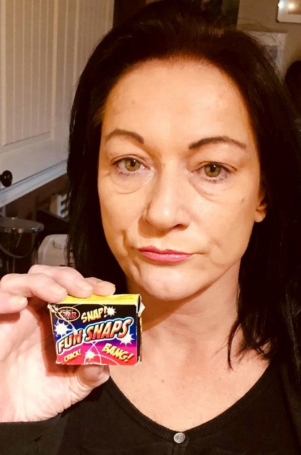 倒霉！英国女子吃“糖”，不料竟在嘴巴里突然爆炸，牙都炸掉了休闲区蓝鸢梦想 - Www.slyday.coM