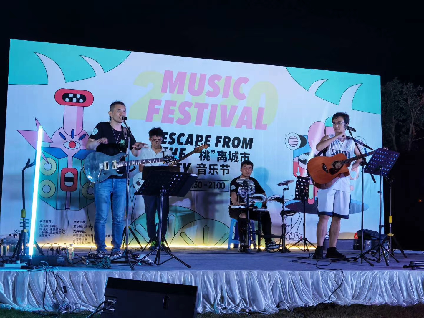 上海城与村|南郊有吴房:夜晚音乐火热,白天十里桃花