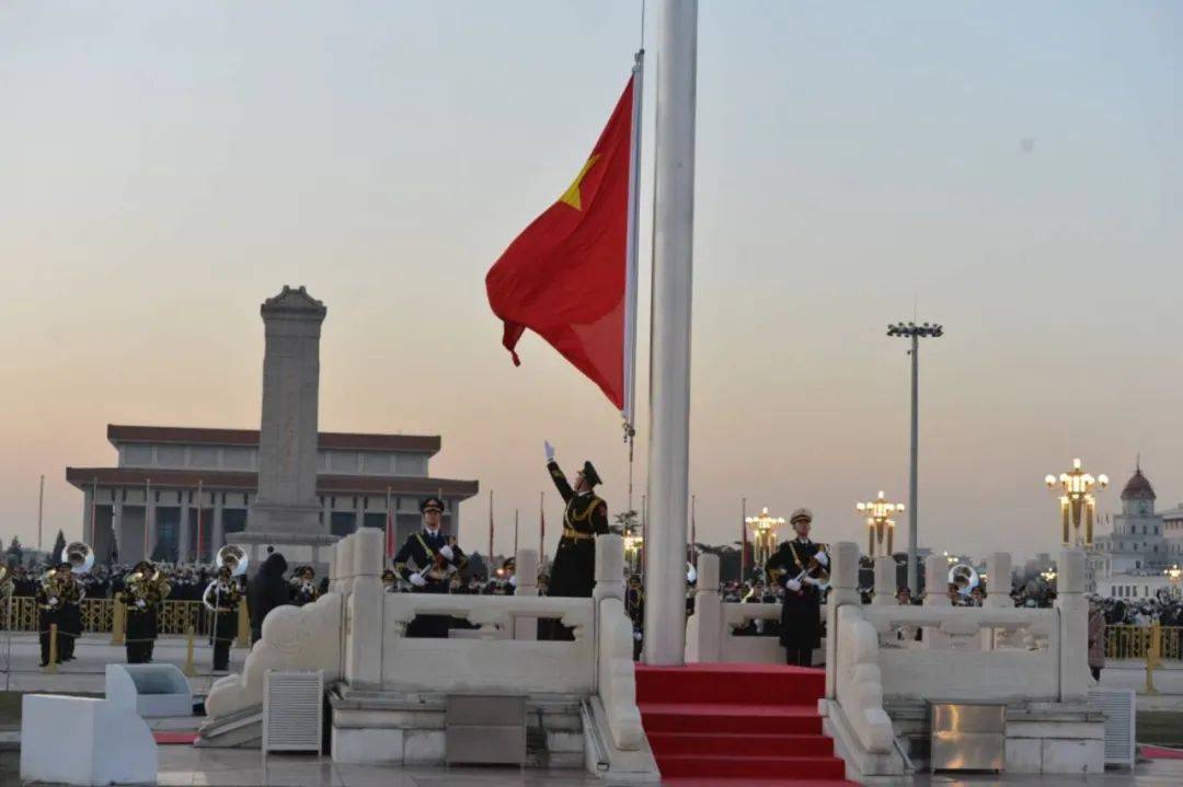 看2021年第一场升旗一起祝福祖国