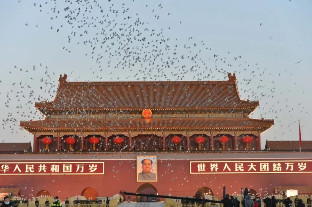 看2021年第一场升旗一起祝福祖国