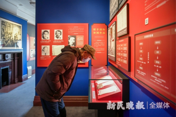 建党百年第一天第一名新年首日那些第一个跨进红馆的参观者们说了些