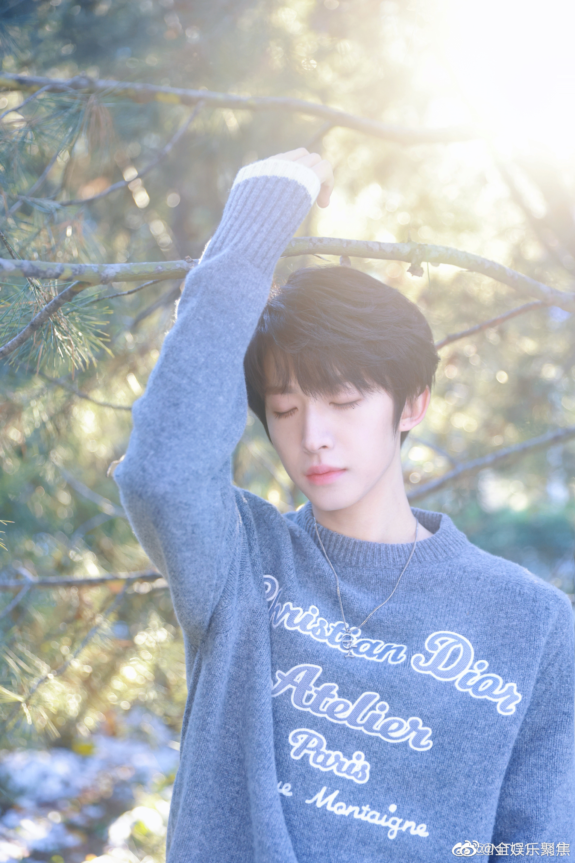 国风美少年刘宇 各种风格随意搭配都很有气质 简直不要太帅哦