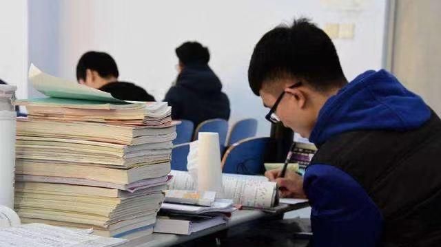 22年考研准考证打印时间公布,学生做好考研前准备,争取一次上岸休闲区蓝鸢梦想 - Www.slyday.coM 22年考研准考证打印时间公布,学生做好考研前准备,争取一次上岸休闲区蓝鸢梦想 - Www.slyday.coM