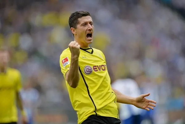 致莱万多夫斯基 你的足球故事，不只与金球有关休闲区蓝鸢梦想 - Www.slyday.coM