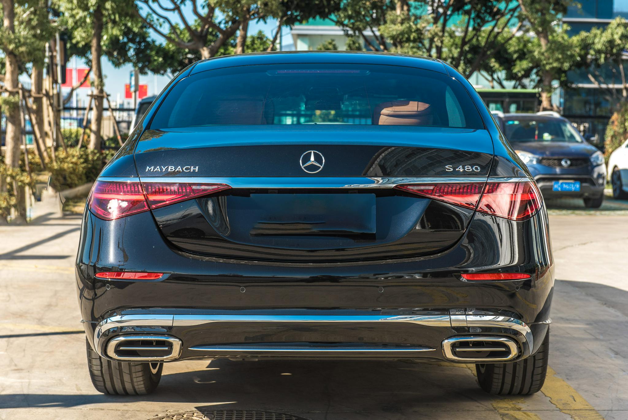 坐标厦门:2021款奔驰迈巴赫s级s 480 4matic黑外棕内实车美拍