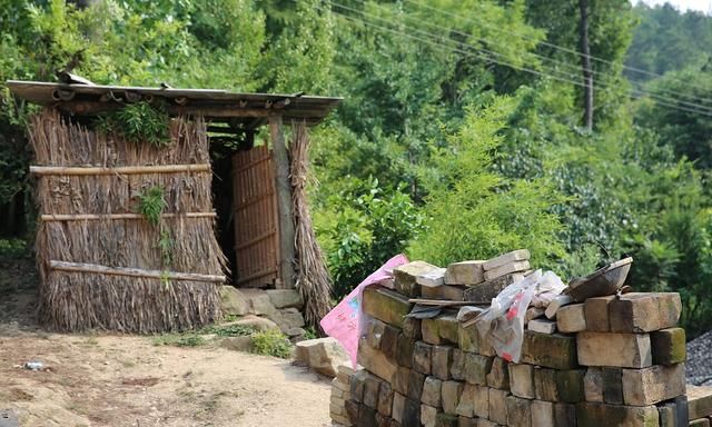 它也是一种精神文明的体现;自古以来,厨房,卧房,茅房是人们必进之地