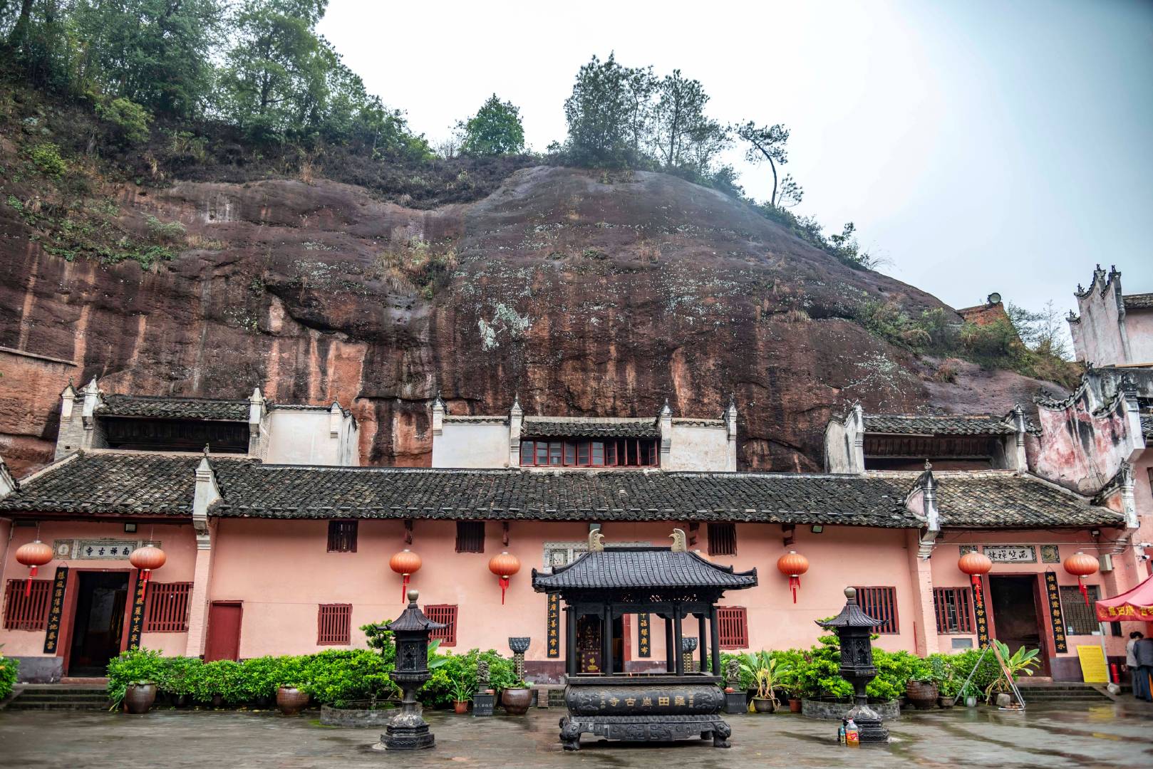旅行最后一天的上午就来到了罗田岩森林公园,这是一处人文底蕴深厚的