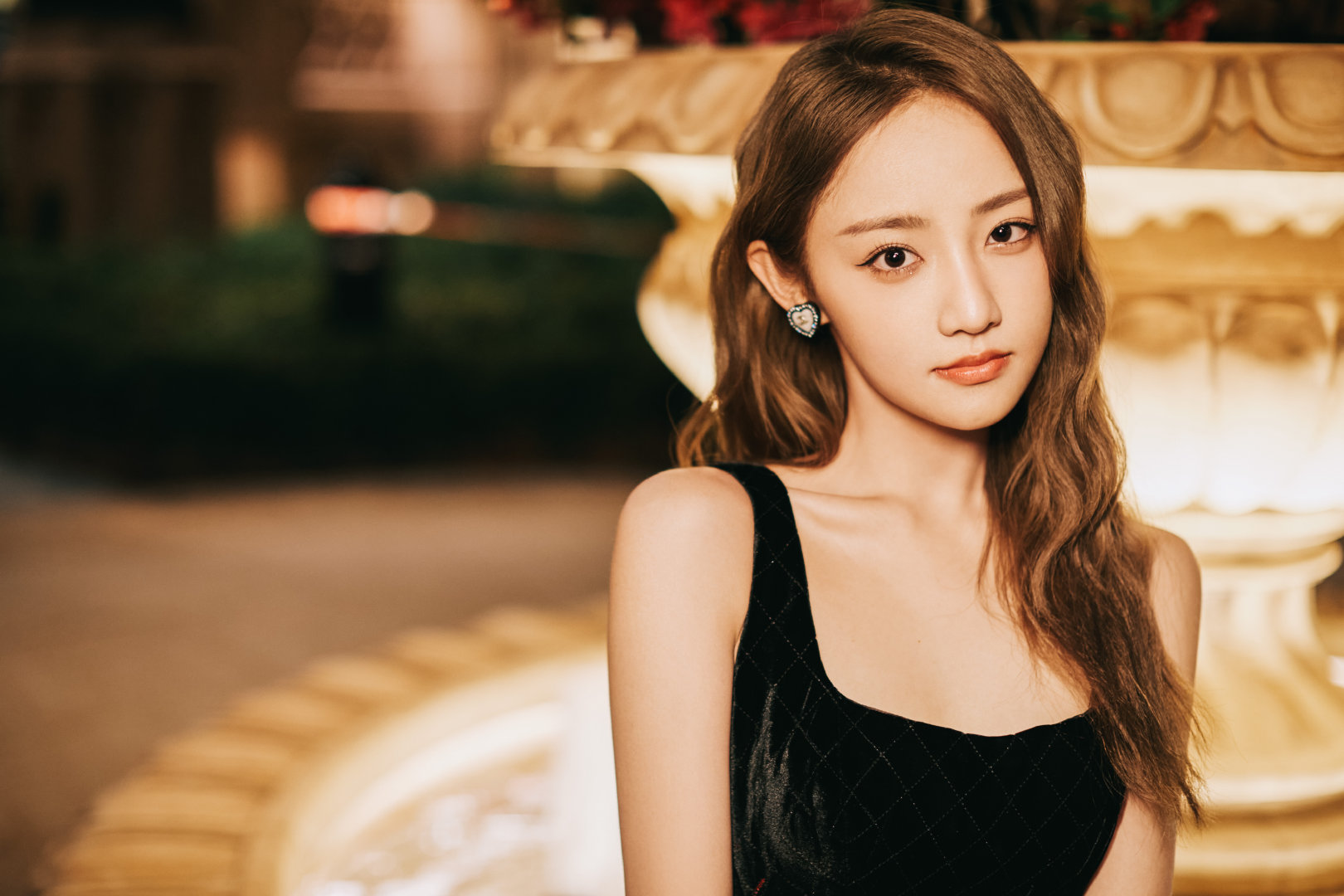 欢娱影视演员吴佳怡six最新宣传照释出