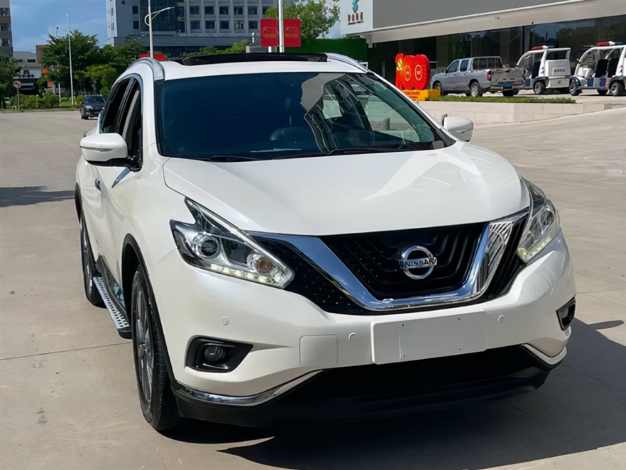 日系省油大5座suv,造型硬朗,自带"大沙发",带你看日产楼兰