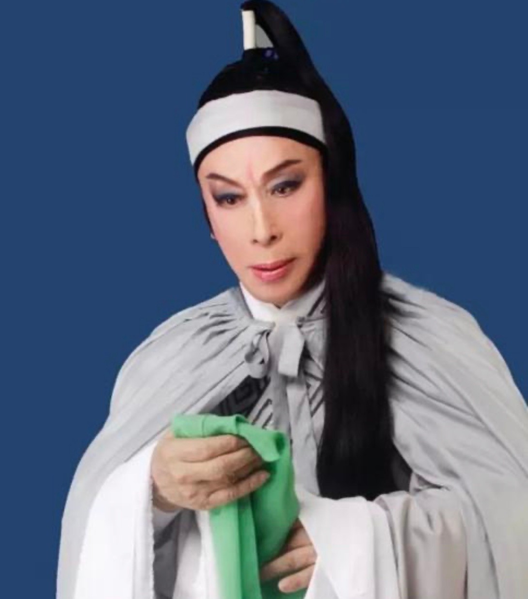 粤剧天皇小生陈笑风逝世享年98岁郑少秋曾下跪拜他师