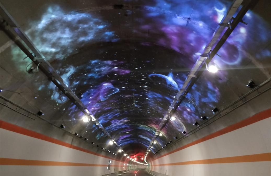 五星闪耀璀璨星河新疆高速首次使用隧道特色景观照明