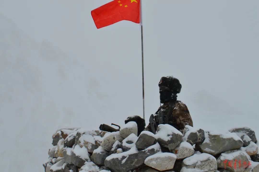 在这里30岁出头的他们凭借m型发际线站在了鄙视链上游