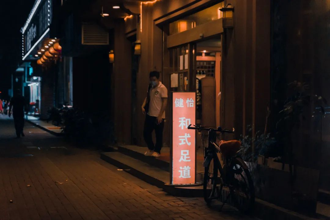 广州的沐足店,比街边牛杂档还要多__财经头条