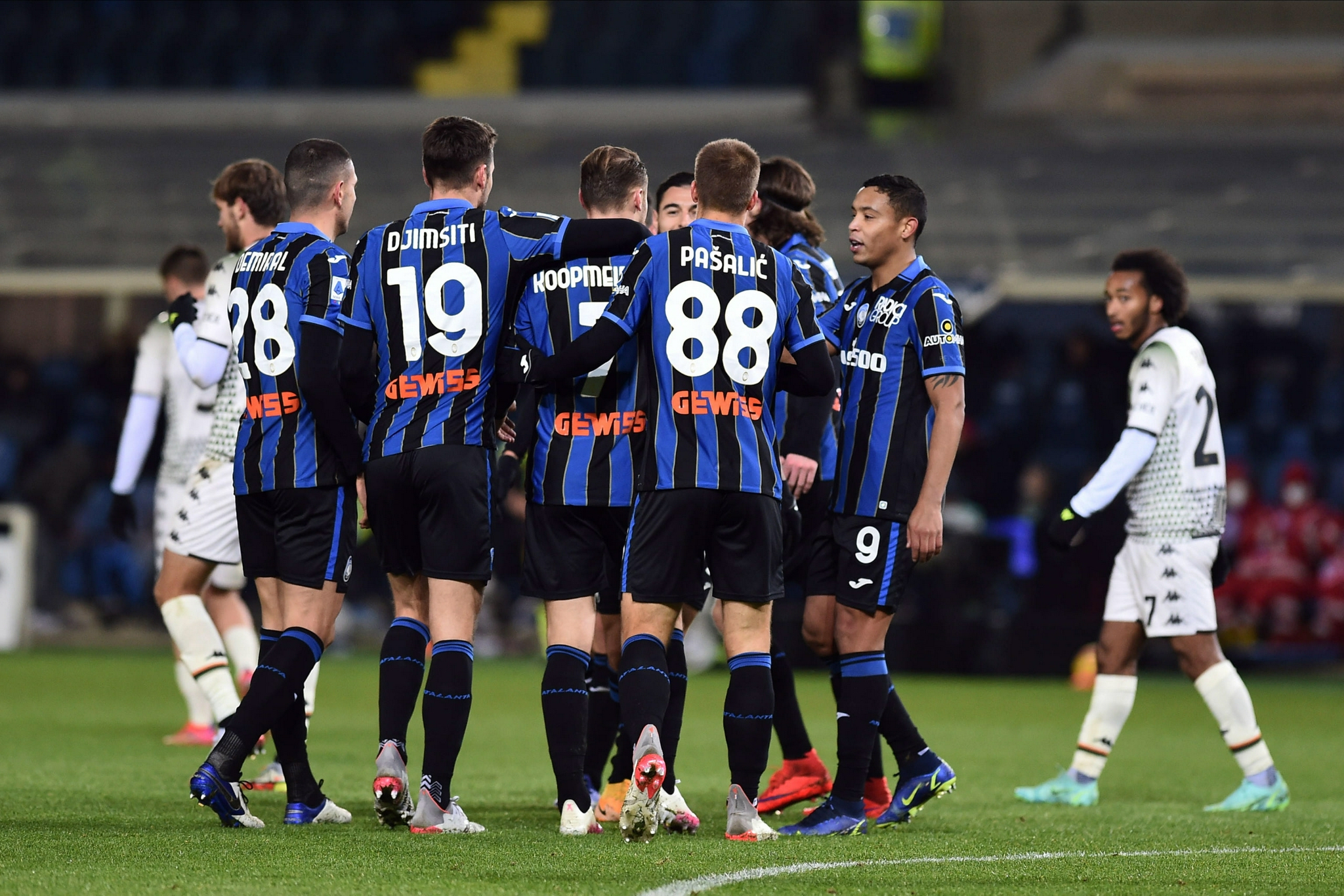 足球意甲联赛威尼斯不敌亚特兰大