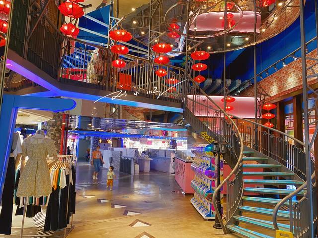 广州市中心有个动漫主题地下商场，两条地铁在此交汇，人气却一般休闲区蓝鸢梦想 - Www.slyday.coM