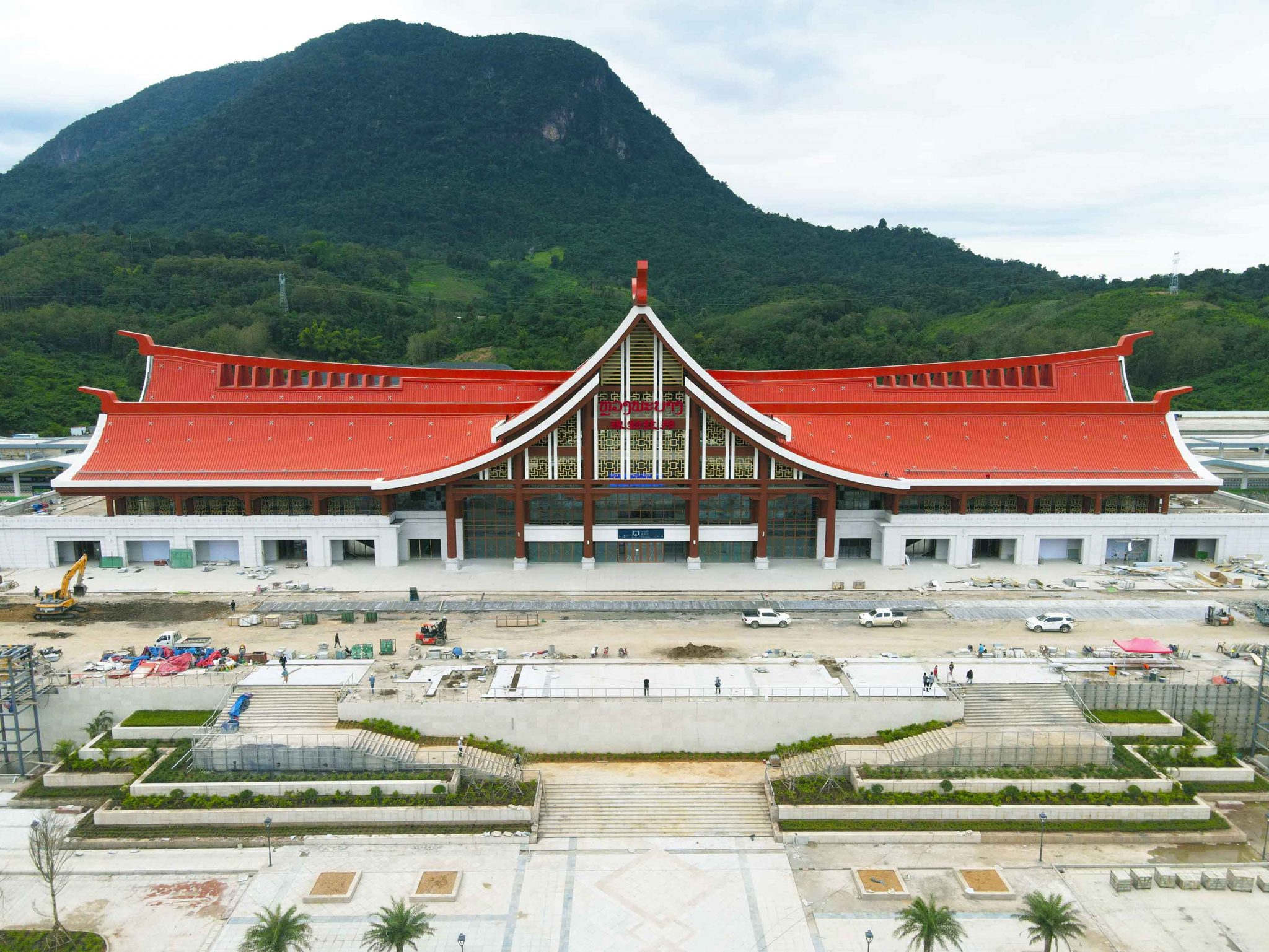 琅勃拉邦站,中国铁道建筑报/过传乐 摄