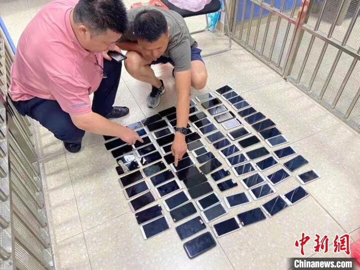 进炒股群数天被骗214万元 江苏镇江警方破获一起特大电信网络诈骗案休闲区蓝鸢梦想 - Www.slyday.coM