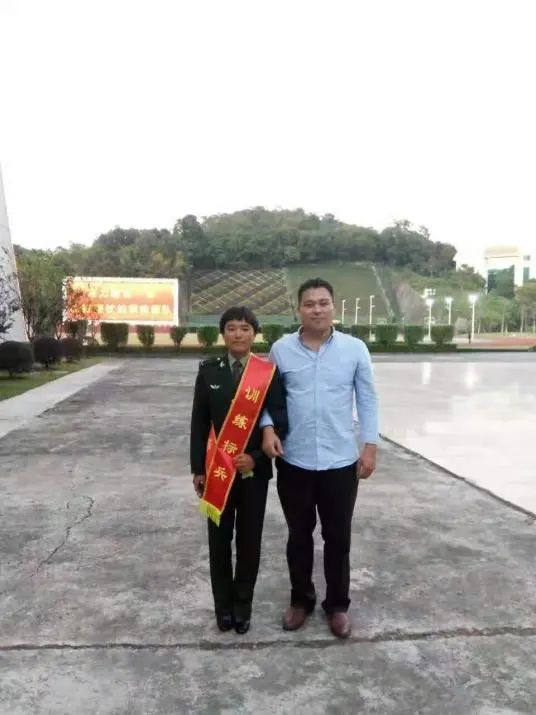 有学生一年去1424次图书馆！网友：这不是内卷，是努力和坚持！休闲区蓝鸢梦想 - Www.slyday.coM