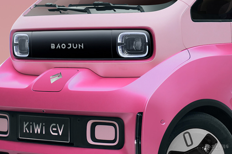 售1769元起宝骏推出kiwiev猪小八车贴