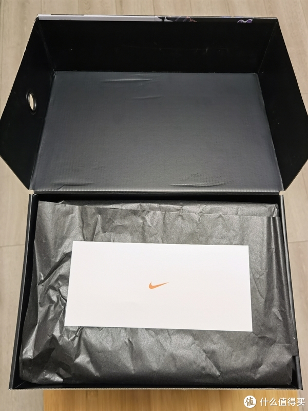 鞋盒挺好看的.外包装完好.