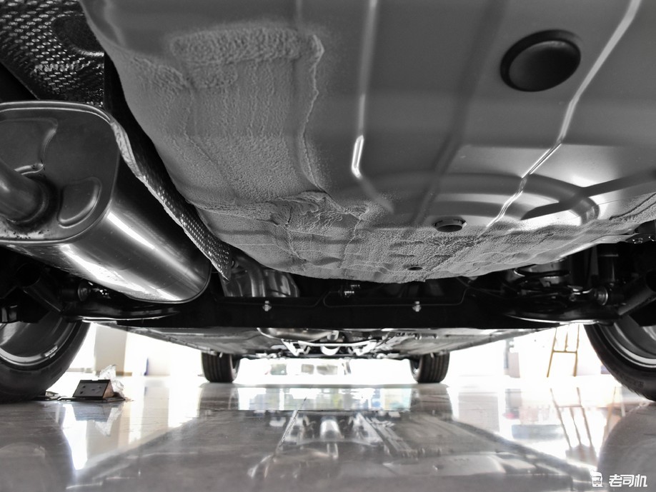 省油家轿就选它小哥带你一起看启辰d60