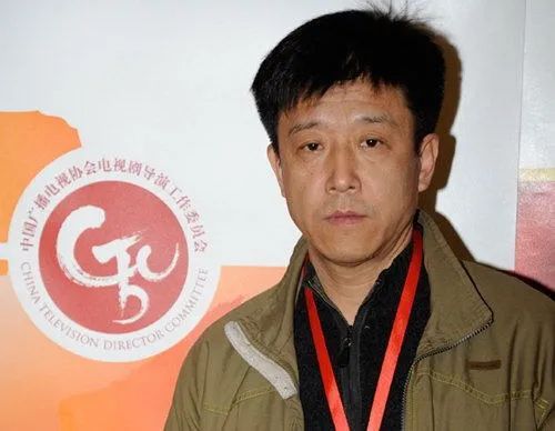 于正新剧《当家主母》被质疑毒死白猫，群演：官方一直在撒谎，拍摄两小时内猫被注射四五次不明液体休闲区蓝鸢梦想 - Www.slyday.coM