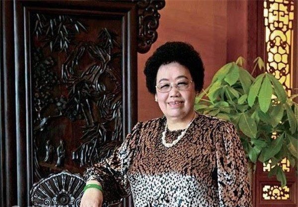 中国女首富陈丽华49岁改嫁小11岁迟重瑞被戏称吃到了唐僧