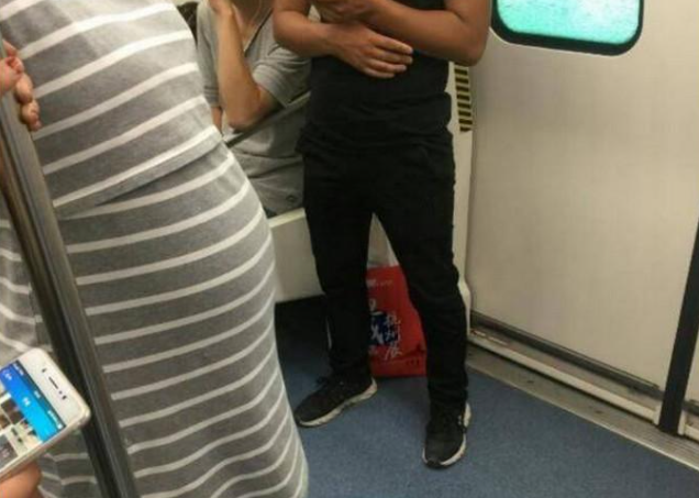 准妈妈买辣条被老板拒绝,怀孕后遇到过的暖心事,你经历过几个?休闲区蓝鸢梦想 - Www.slyday.coM 准妈妈买辣条被老板拒绝,怀孕后遇到过的暖心事,你经历过几个?休闲区蓝鸢梦想 - Www.slyday.coM