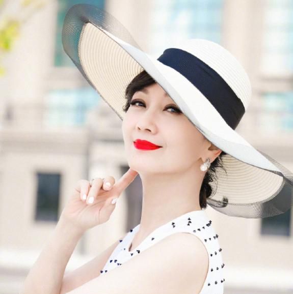 她才是“白素贞”的第一人选，因片酬太低拒演，这才成就了经典休闲区蓝鸢梦想 - Www.slyday.coM