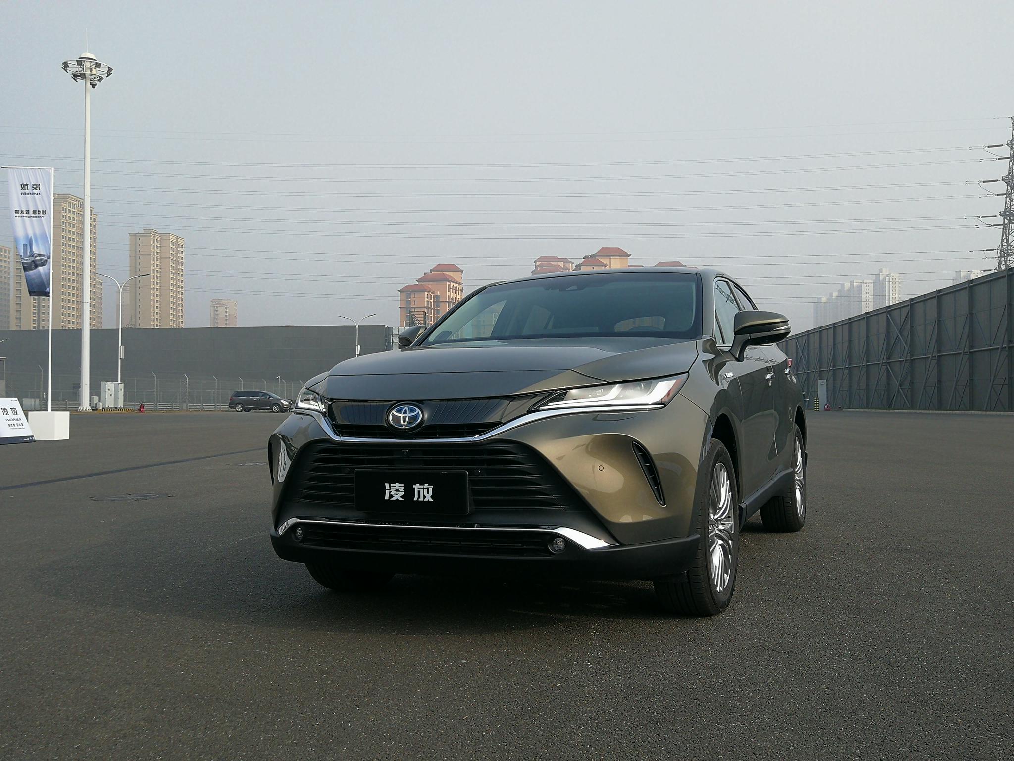 运动与优雅兼得感受一汽丰田凌放的别有用心