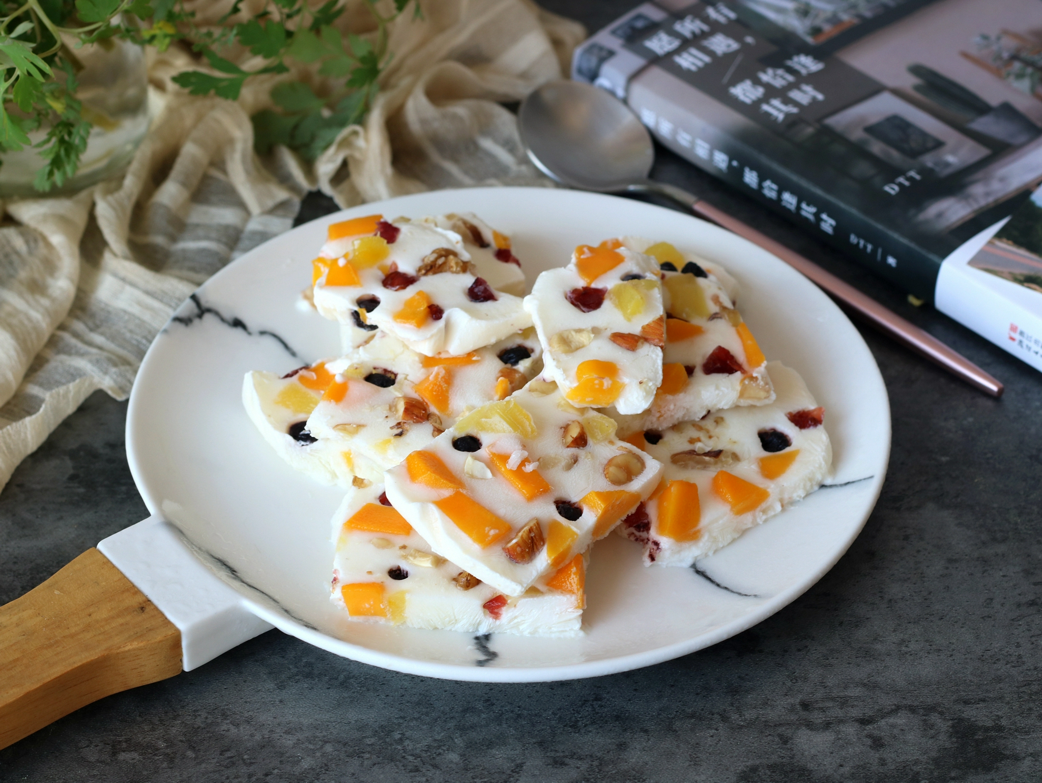 在家做低卡甜品炒酸奶,轻松好做,吃得真过瘾__财经头条