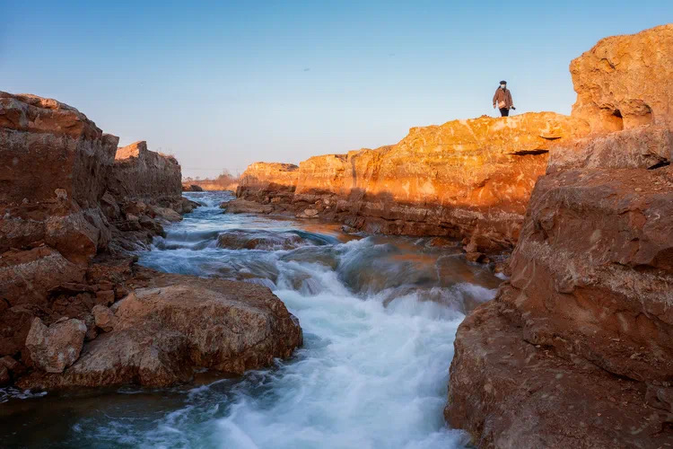 邢台白马河现"壶口"地貌 吸引众多市民打卡