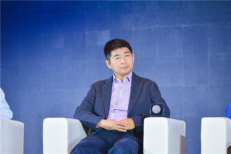 高通做东小米ov荣耀中兴黑鲨齐聚一堂场面竟然很和谐