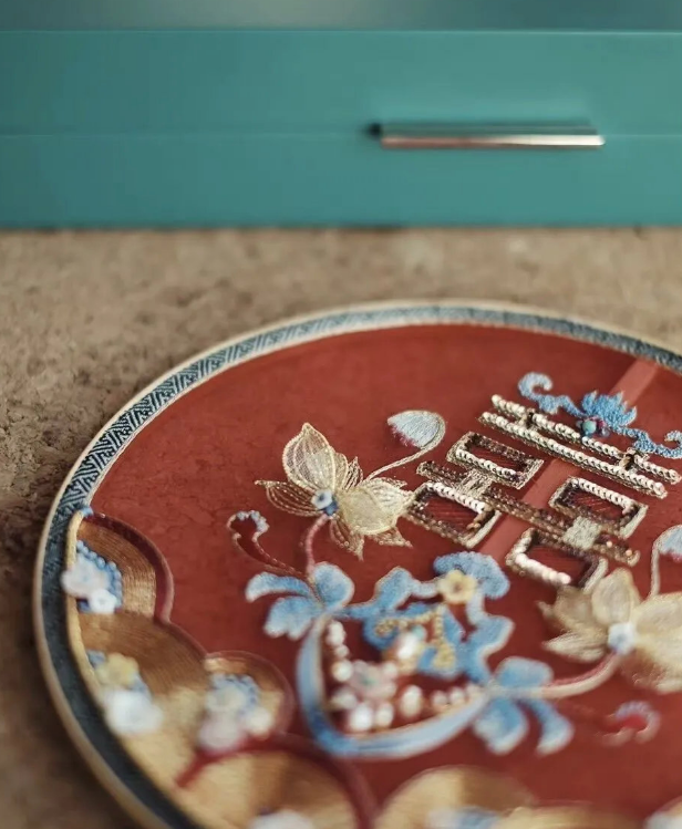 《风起洛阳》喜扇道具被指抄袭,剧组及时核实道歉,获原创者原谅休闲区蓝鸢梦想 - Www.slyday.coM 《风起洛阳》喜扇道具被指抄袭,剧组及时核实道歉,获原创者原谅休闲区蓝鸢梦想 - Www.slyday.coM