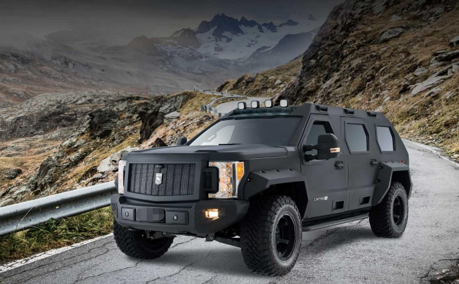 很多有钱人虽然也喜欢越野车,但是大家更喜欢经济实用的越野车,不喜欢