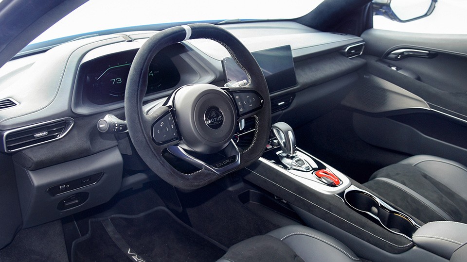 买跑车，嫌718“必须选装”，路特斯EMIRA咋样？