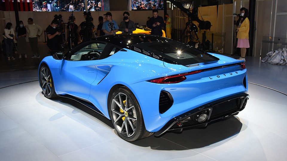 买跑车，嫌718“必须选装”，路特斯EMIRA咋样？