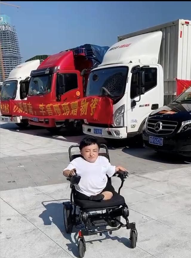 瓷娃娃李喜梅身高不足80厘米却身价千万凭什么