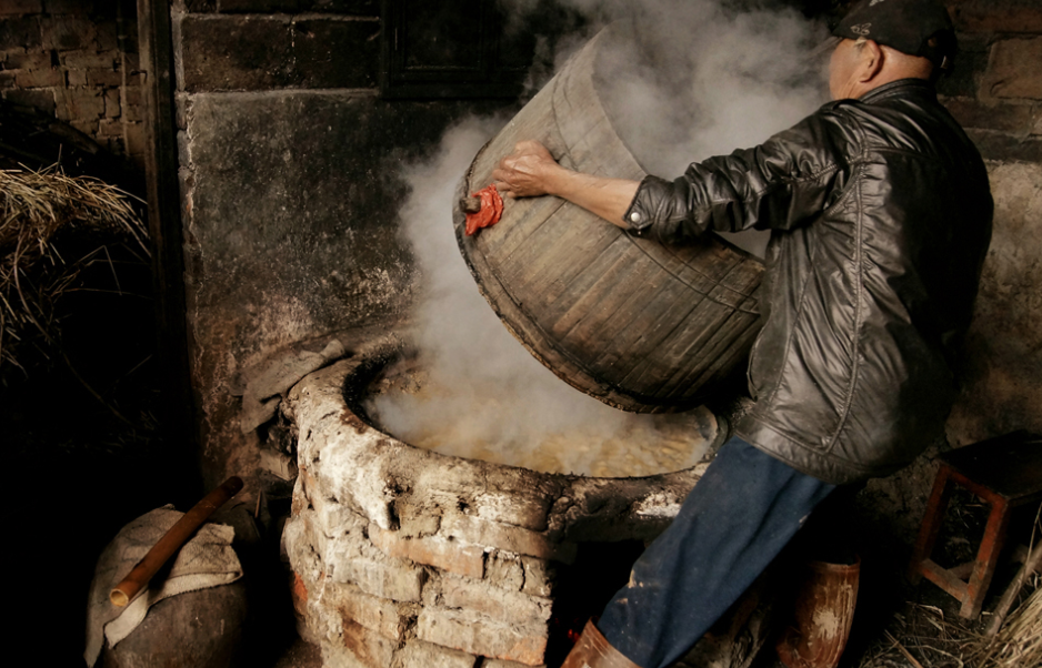 农村酒坊接连倒闭同为粮食酒农村自酿酒却输在这4点